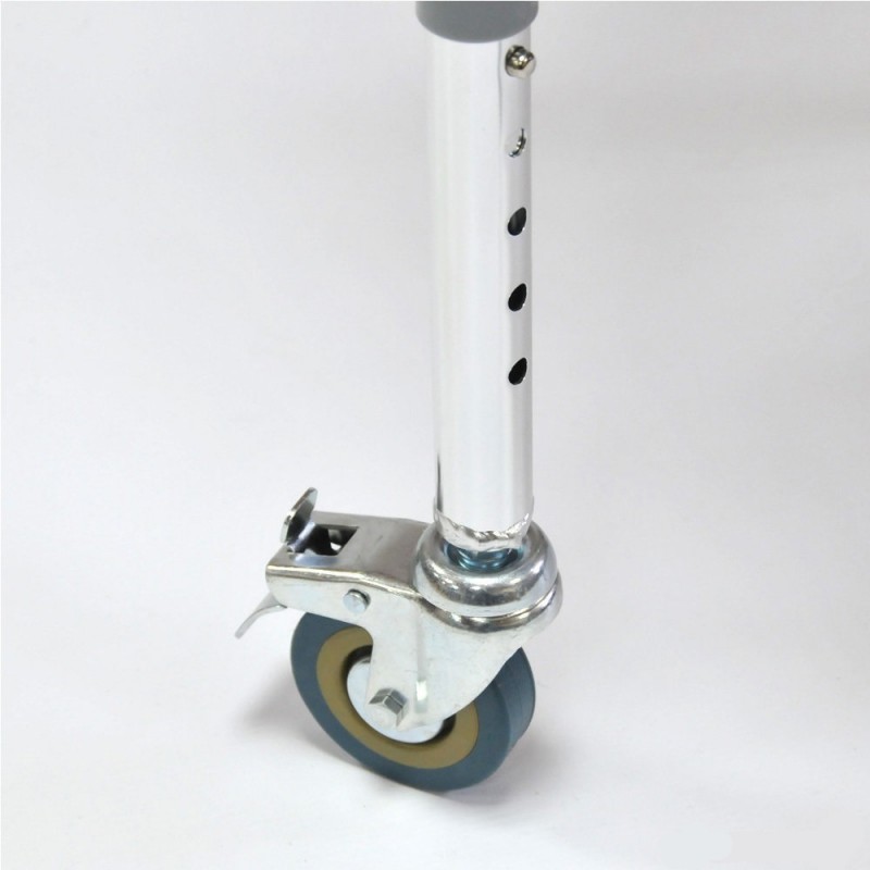 Кресло-стул с санитарным оснащением (с колесами)